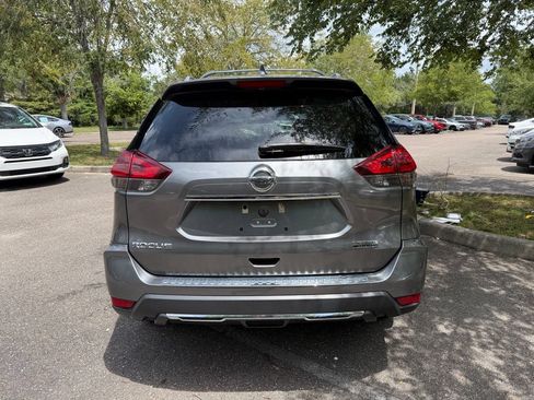 Used 2019 Nissan Rogue S w/ Special Edition Package FWD image 5
