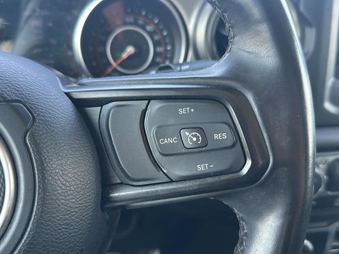 Used 2022 Jeep Wrangler Unlimited Sport image 29