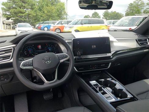 New 2026 Volkswagen Atlas Cross Sport SE image 24