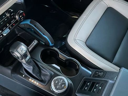 Used 2024 Ford Bronco Wildtrak image 14