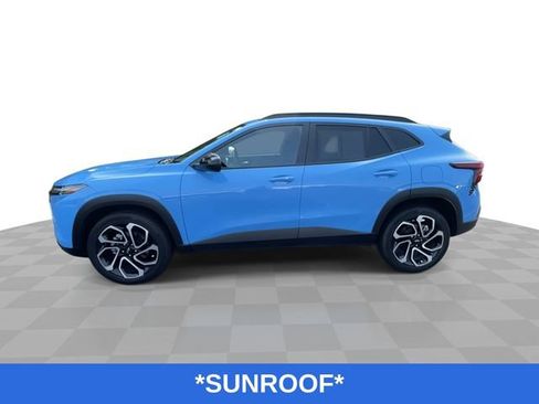 Used 2024 Chevrolet Trax RS w/ Sunroof Package FWD image 6
