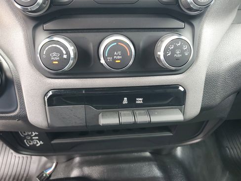 Used 2024 RAM 2500 Tradesman w/ Chrome Appearance Group image 24