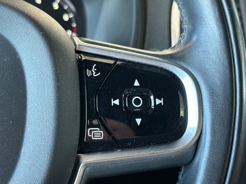 Used 2019 Volvo XC90 T6 Momentum w/ Advanced Package image 31