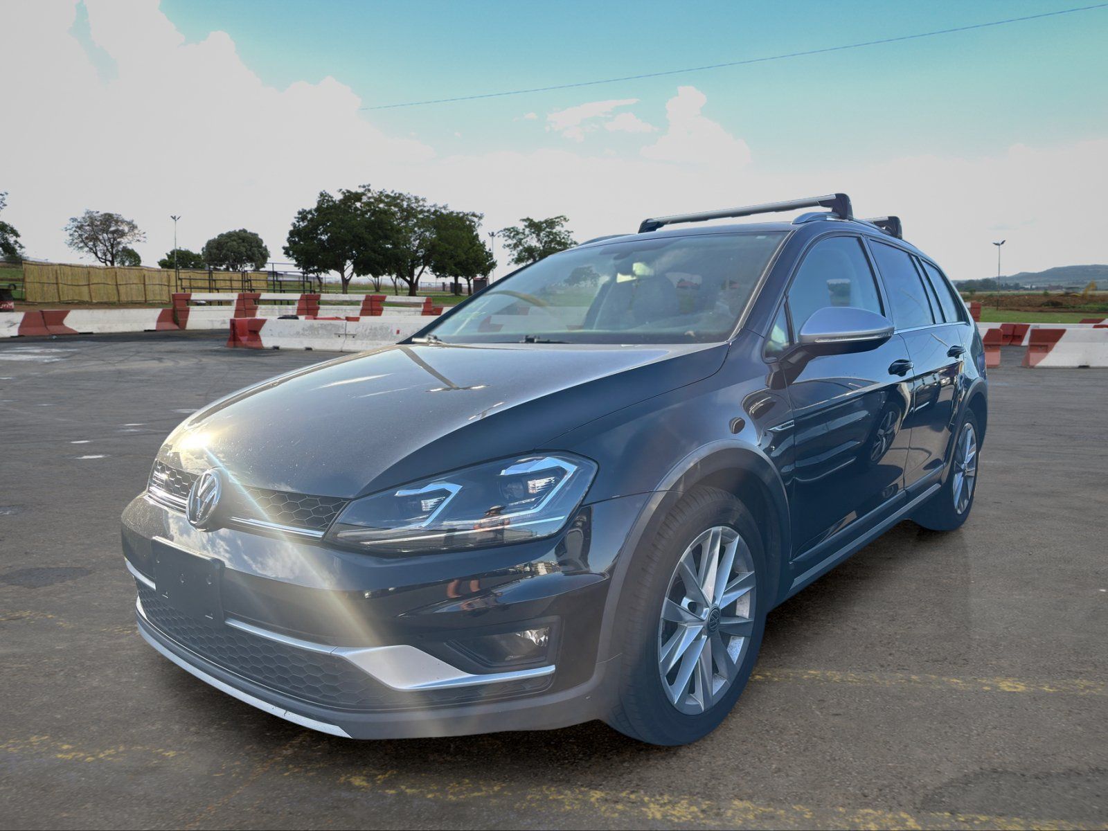Used 2017 Volkswagen Golf Alltrack SE AWD/4WD image 5