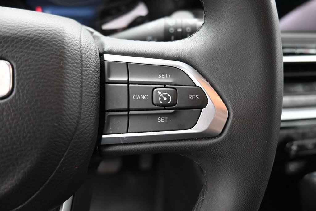 Used 2024 Jeep Compass Latitude AWD/4WD image 20