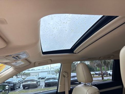 Used 2019 Toyota Highlander XLE FWD image 9