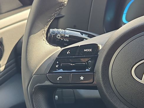 Used 2025 Hyundai Elantra Sport image 18