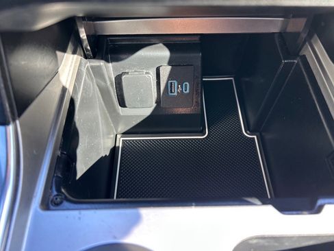 Used 2020 Ford Explorer Limited image 34