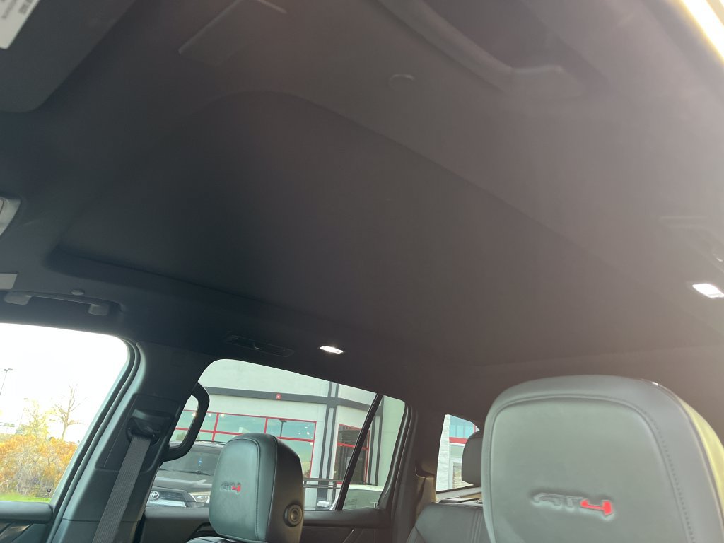 Used 2025 GMC Acadia AT4 AWD/4WD image 12