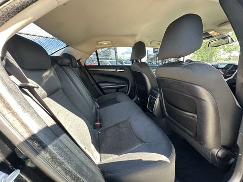 Used 2019 Chrysler 300 Touring w/ Sport Appearance Package RWD image 31