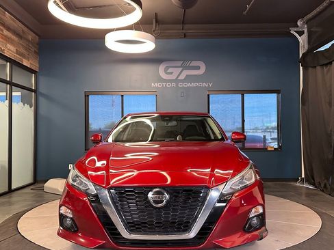 Used 2019 Nissan Altima 2.5 SV FWD image 8