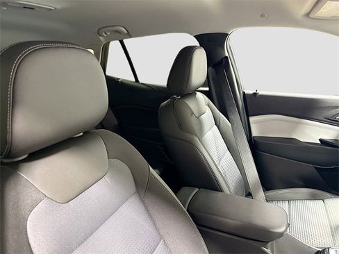 New 2026 Chevrolet Trax LT w/ Driver Confidence Package image 30