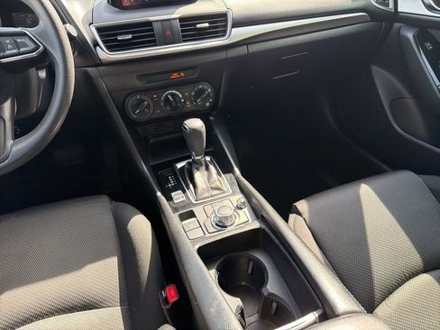 Used 2018 MAZDA MAZDA3 Sport FWD image 15