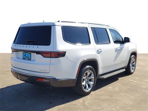 Used 2022 Jeep Wagoneer Series II image 4