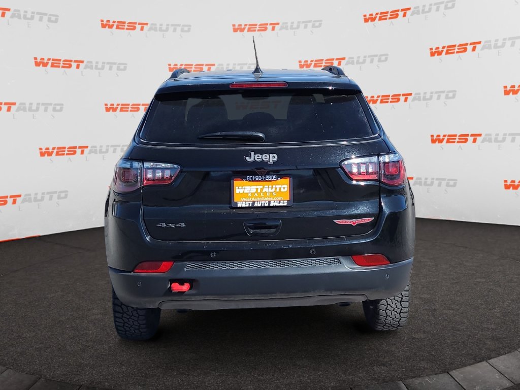Used 2025 Jeep Compass Trailhawk AWD/4WD image 4