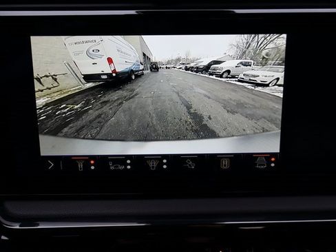 Used 2025 GMC Sierra 2500 AT4 w/ AT4 Premium Plus Package image 9