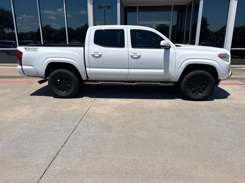 Used 2023 Toyota Tacoma SR AWD/4WD image 4