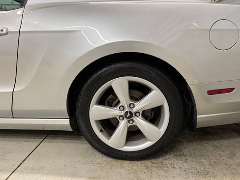 Used 2014 Ford Mustang GT Premium w/ Comfort Package RWD image 6