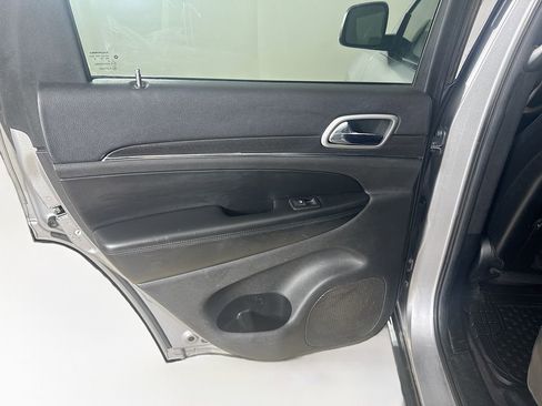 Used 2018 Jeep Grand Cherokee Limited AWD/4WD image 21