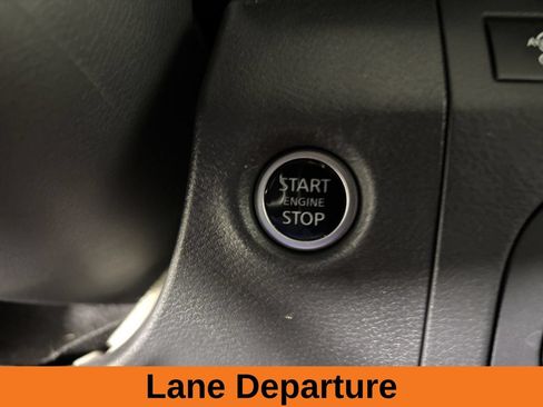 Used 2025 Nissan Frontier PRO-4X AWD/4WD image 16