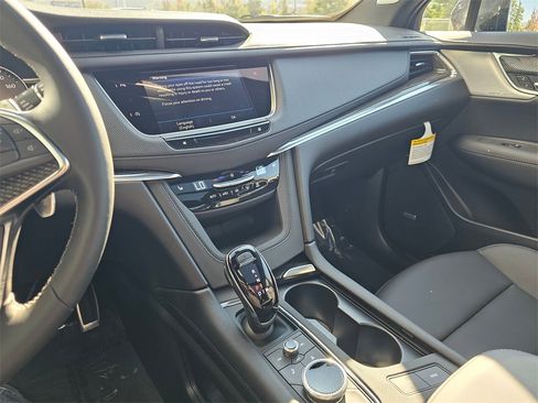 New 2025 Cadillac XT5 Sportv w/ LPO, Floor Liner Package image 29