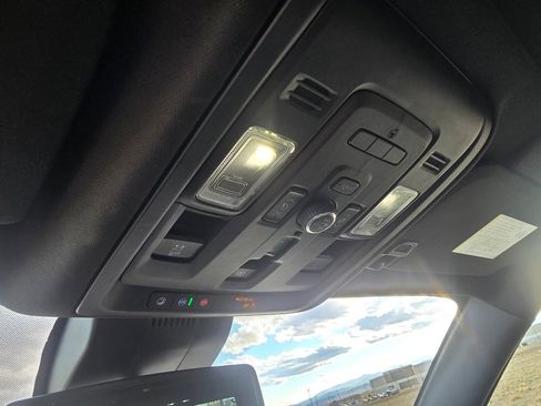 Used 2023 GMC Yukon Denali image 27