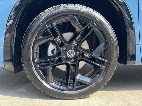 New 2026 Volkswagen Tiguan SE R-Line FWD image 4