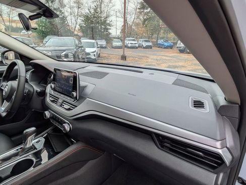 Used 2025 Nissan Altima 2.5 SR image 28