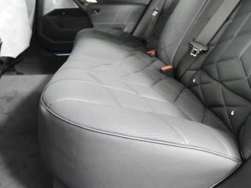 Used 2026 BMW 750e xDrive w/ Executive Package image 15