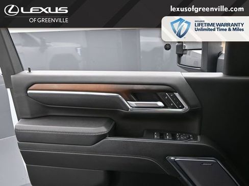 Used 2024 GMC Sierra 2500 Denali w/ Denali Reserve Package image 30