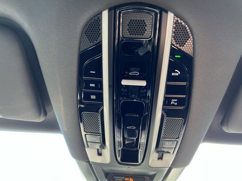 Used 2019 Porsche Cayenne image 28