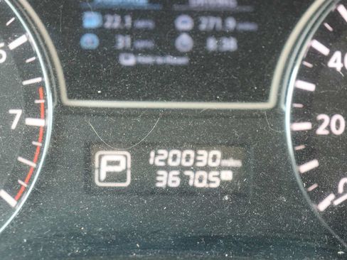 Used 2015 Nissan Pathfinder S FWD image 11