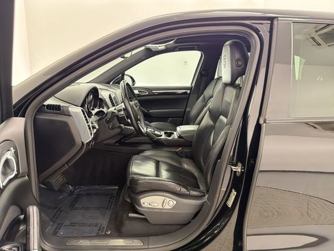 Used 2017 Porsche Cayenne image 5