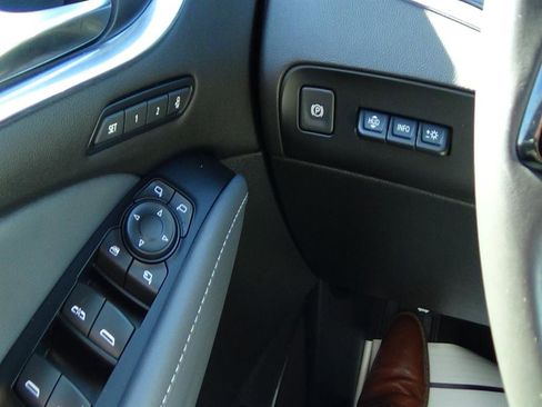 Used 2024 Buick Enclave Premium image 21