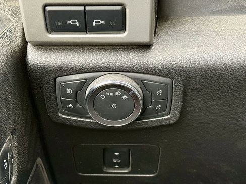 Used 2019 Ford F250 Lariat w/ Lariat Value Package image 19