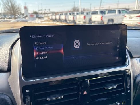 Used 2022 Lexus GX 460 Premium w/ Accessory Package image 16