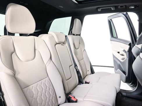 Certified 2026 Volvo XC90 B6 Plus w/ Protection Package Premier AWD/4WD image 25