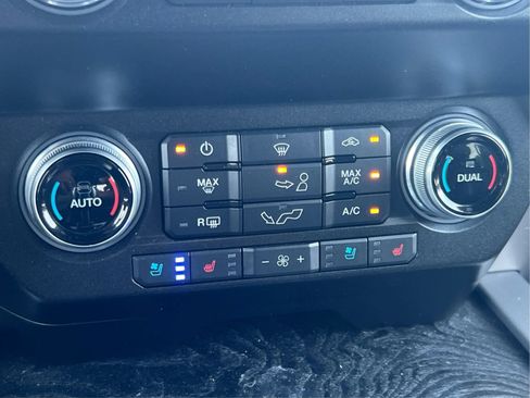 Used 2020 Ford F150 Platinum w/ Equipment Group 701A Luxury AWD/4WD image 40