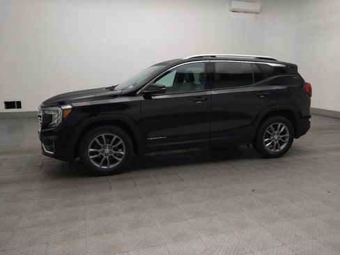 Used 2024 GMC Terrain SLT AWD/4WD image 2