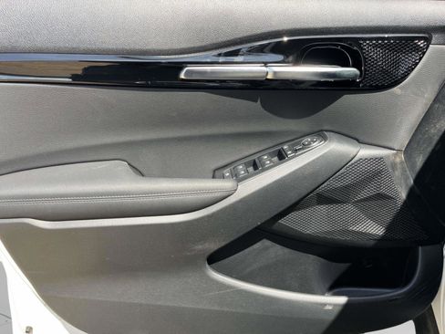 New 2026 Kia Seltos S FWD image 19