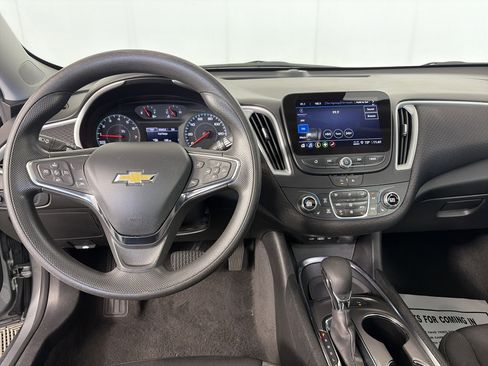 Used 2024 Chevrolet Malibu LT FWD image 3