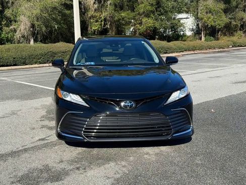 Used 2024 Toyota Camry XLE image 3