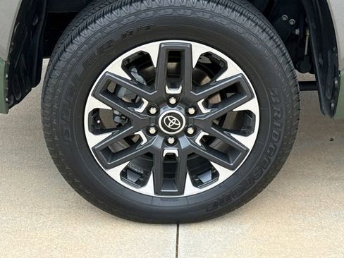 Used 2023 Toyota Tundra Limited AWD/4WD image 10