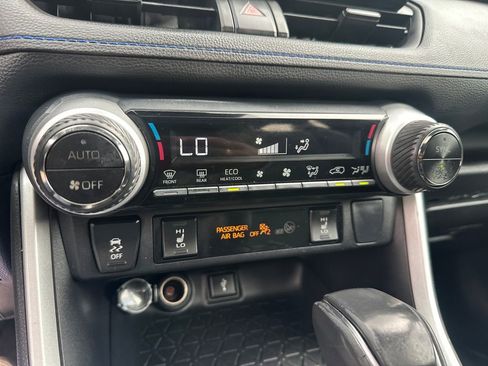 Used 2022 Toyota RAV4 SE w/ Convenience Package AWD/4WD image 17