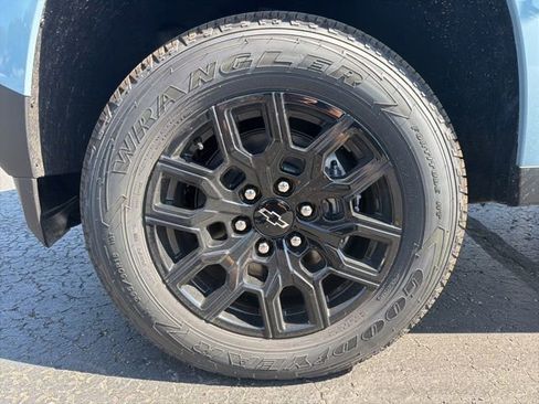 New 2026 Chevrolet Colorado W/T w/ WT Custom Package AWD/4WD image 9