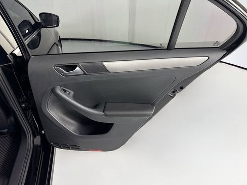 Used 2017 Volkswagen Jetta SE FWD image 27