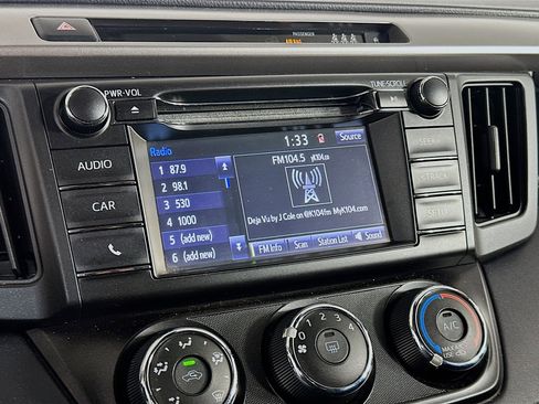 Used 2017 Toyota RAV4 LE image 21