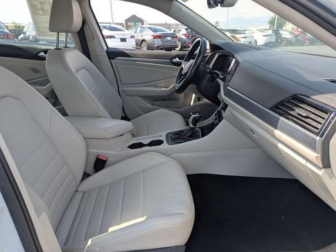 Used 2024 Volkswagen Jetta SE FWD image 34