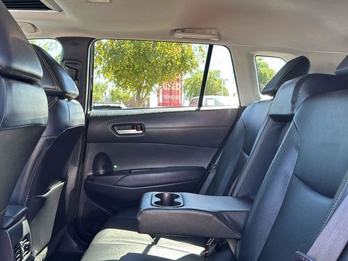 Used 2025 Toyota Corolla Cross XLE image 27