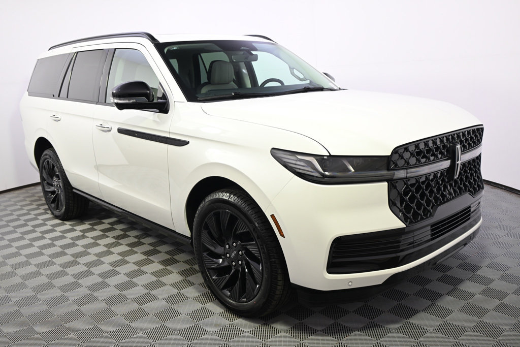 New 2026 Lincoln Navigator Reserve w/ Jet Appearance Package AWD/4WD image 8